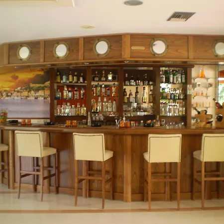 Apartahotel Damia Apts Sidárion